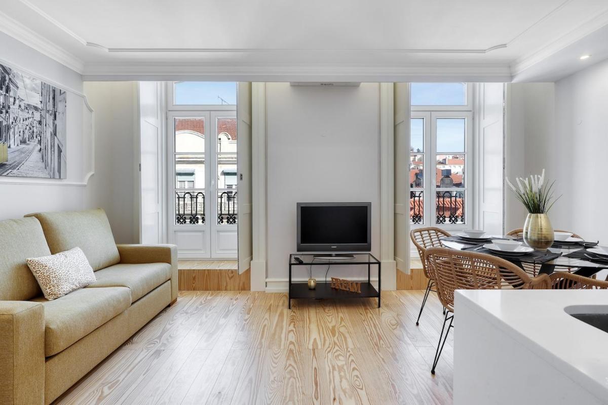 Beautiful 2 Bedroom With Views In Rua Augusta Lisbon