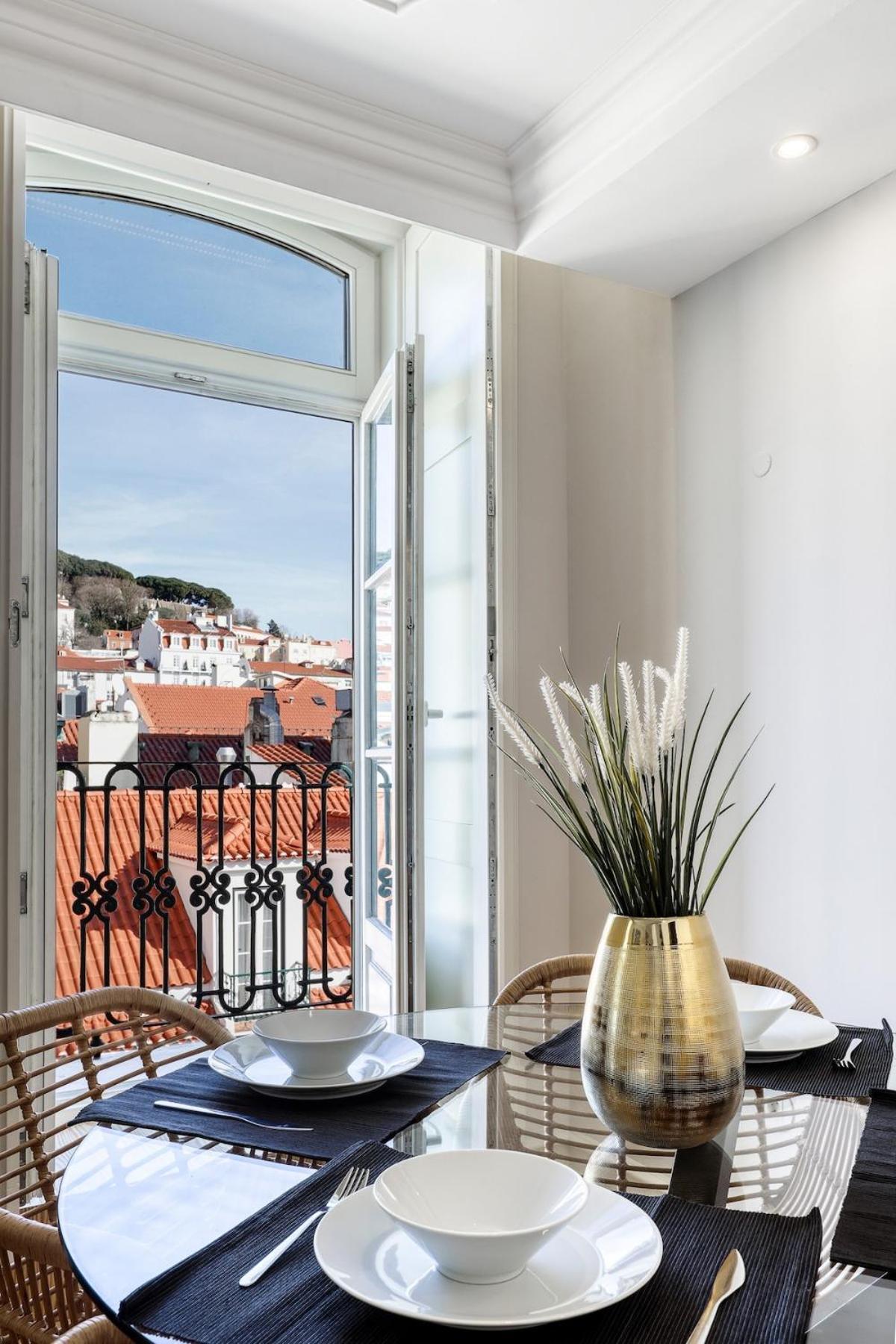Beautiful 2 Bedroom With Views In Rua Augusta * Lisbon