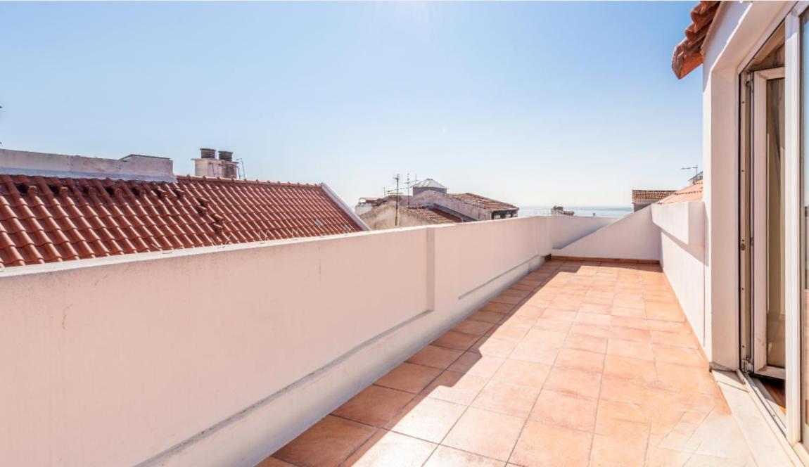 Guestready - Rare Terrace Apt, Historic Center Lisboa