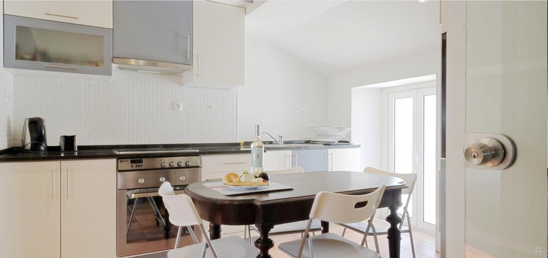Guestready - Rare Terrace Apt, Historic Center Lisboa