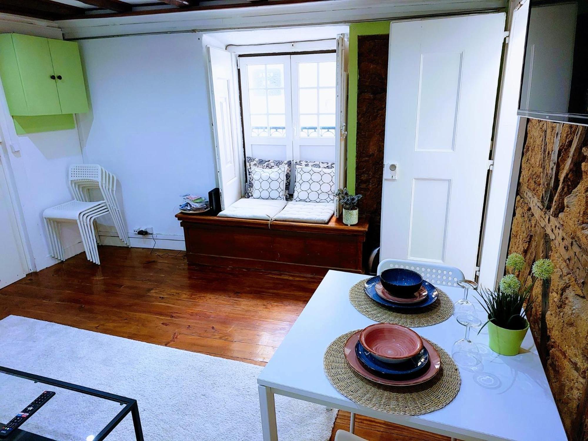 Authentic Portuguese Home- Alfama Apartment *