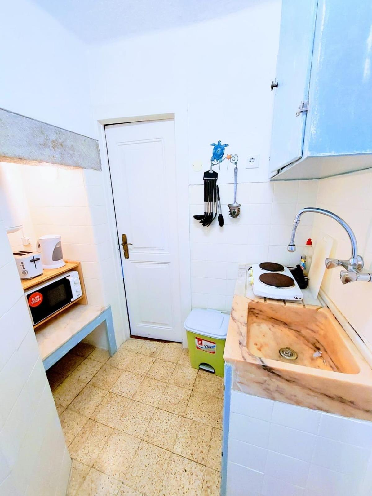 Authentic Portuguese Home- Alfama Apartment