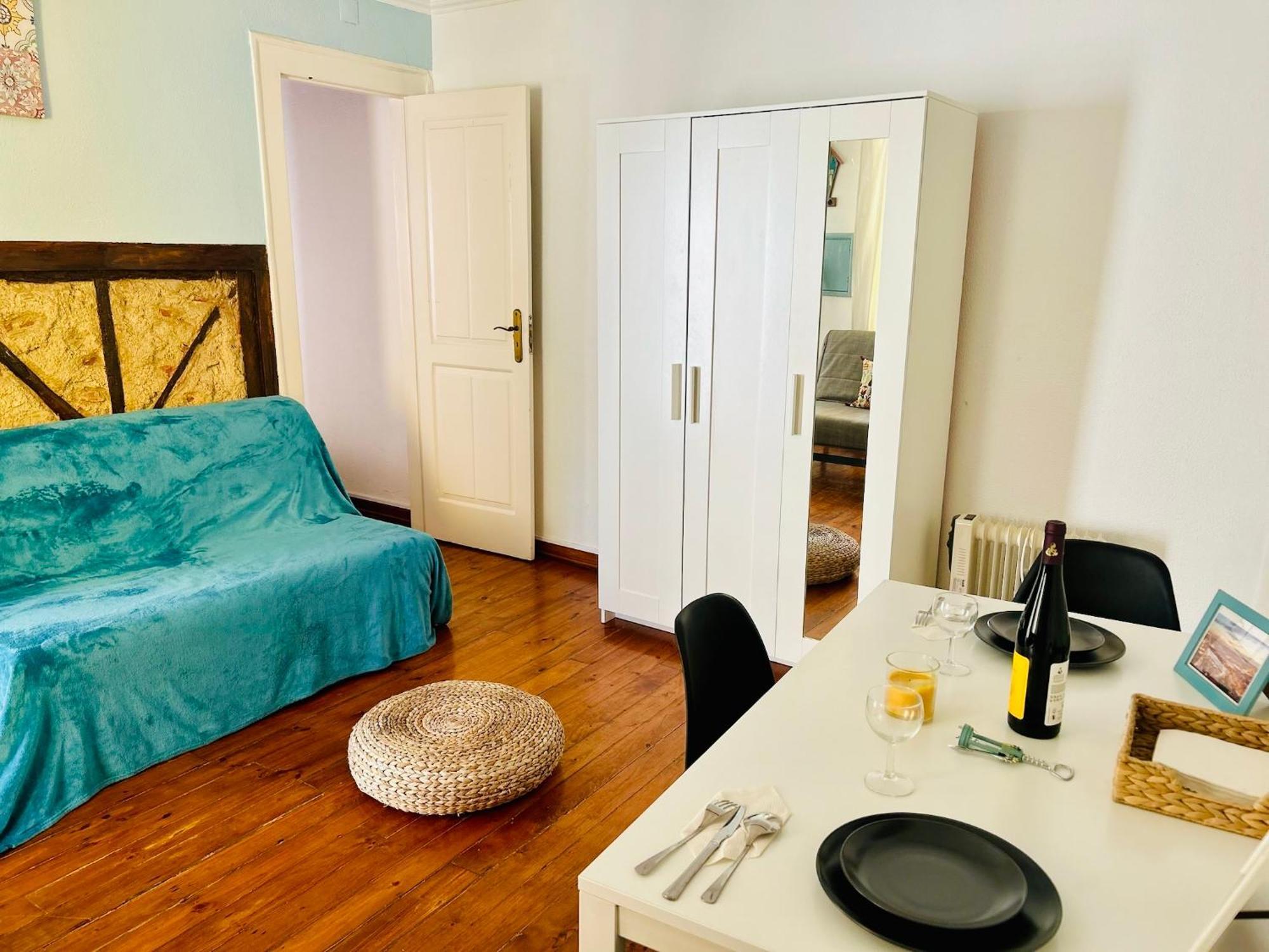 Authentic Portuguese Home- Alfama Apartment Lisbon
