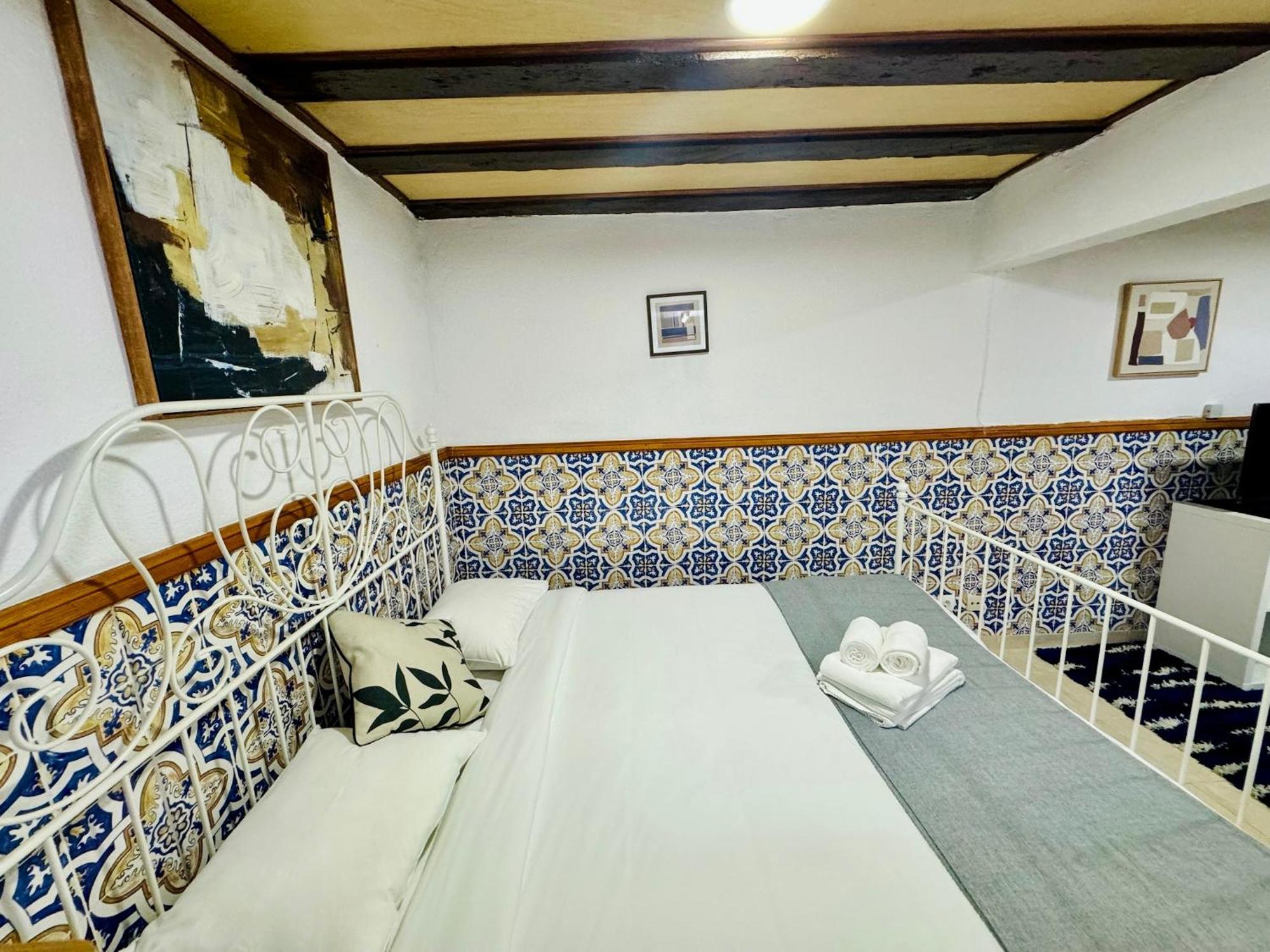 Authentic Portuguese Home- Alfama Apartment *