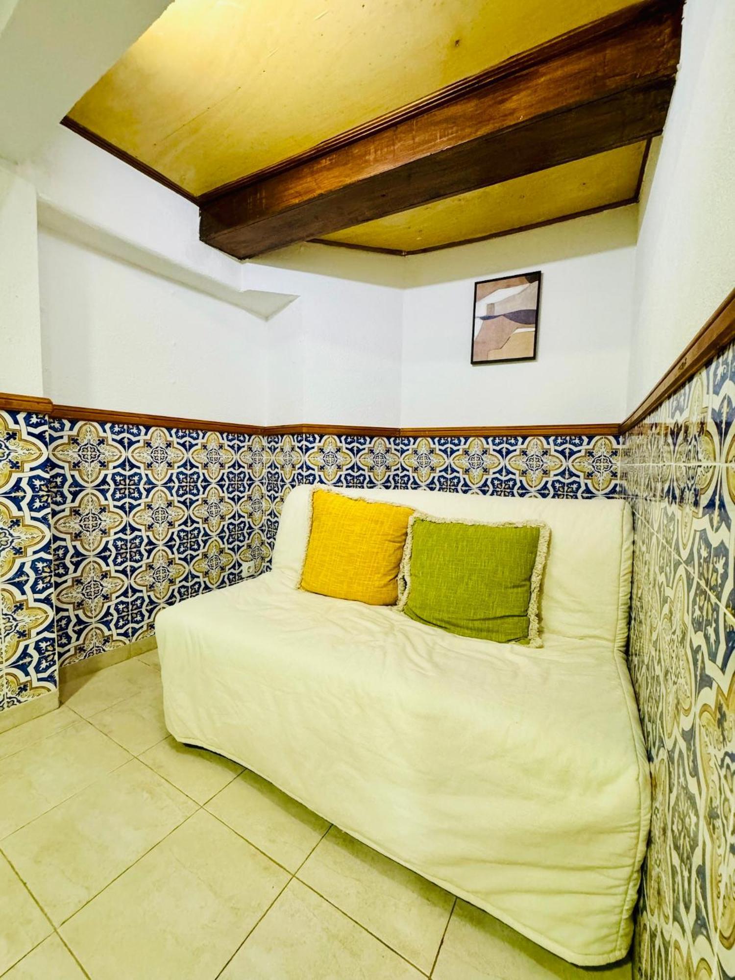 Authentic Portuguese Home- Alfama Lisbon