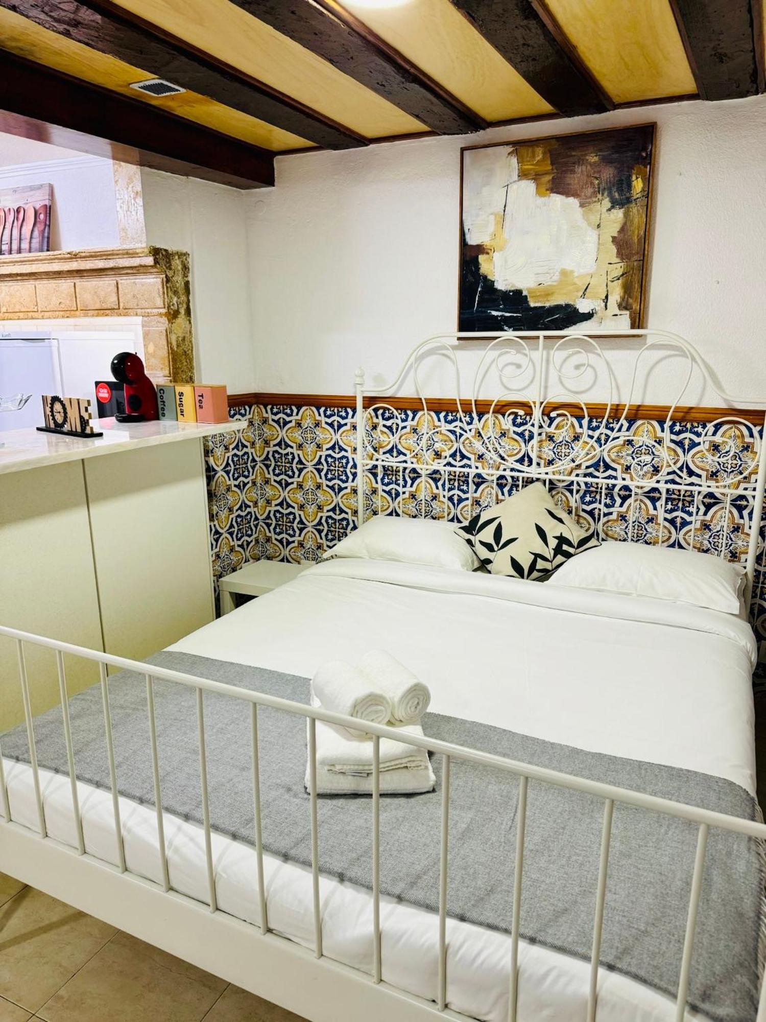 Apartment Authentic Portuguese Home- Alfama Lisbon