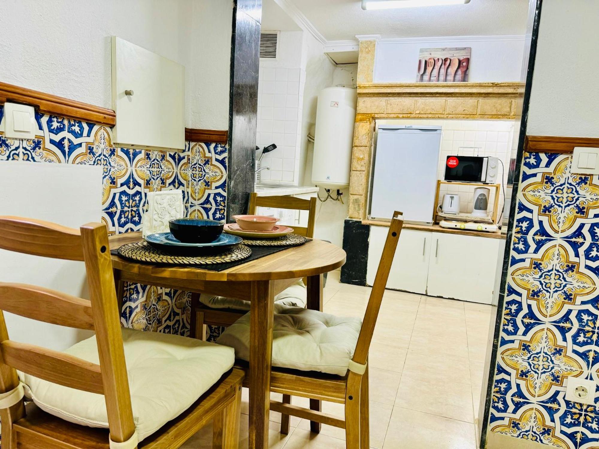 Authentic Portuguese Home- Alfama Apartment *