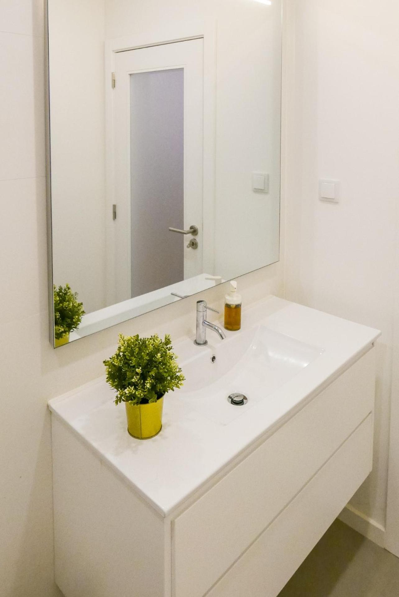 Charm House Apartment *