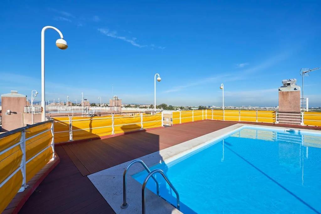 Modern With Garage And Pool Apartamento Lisboa