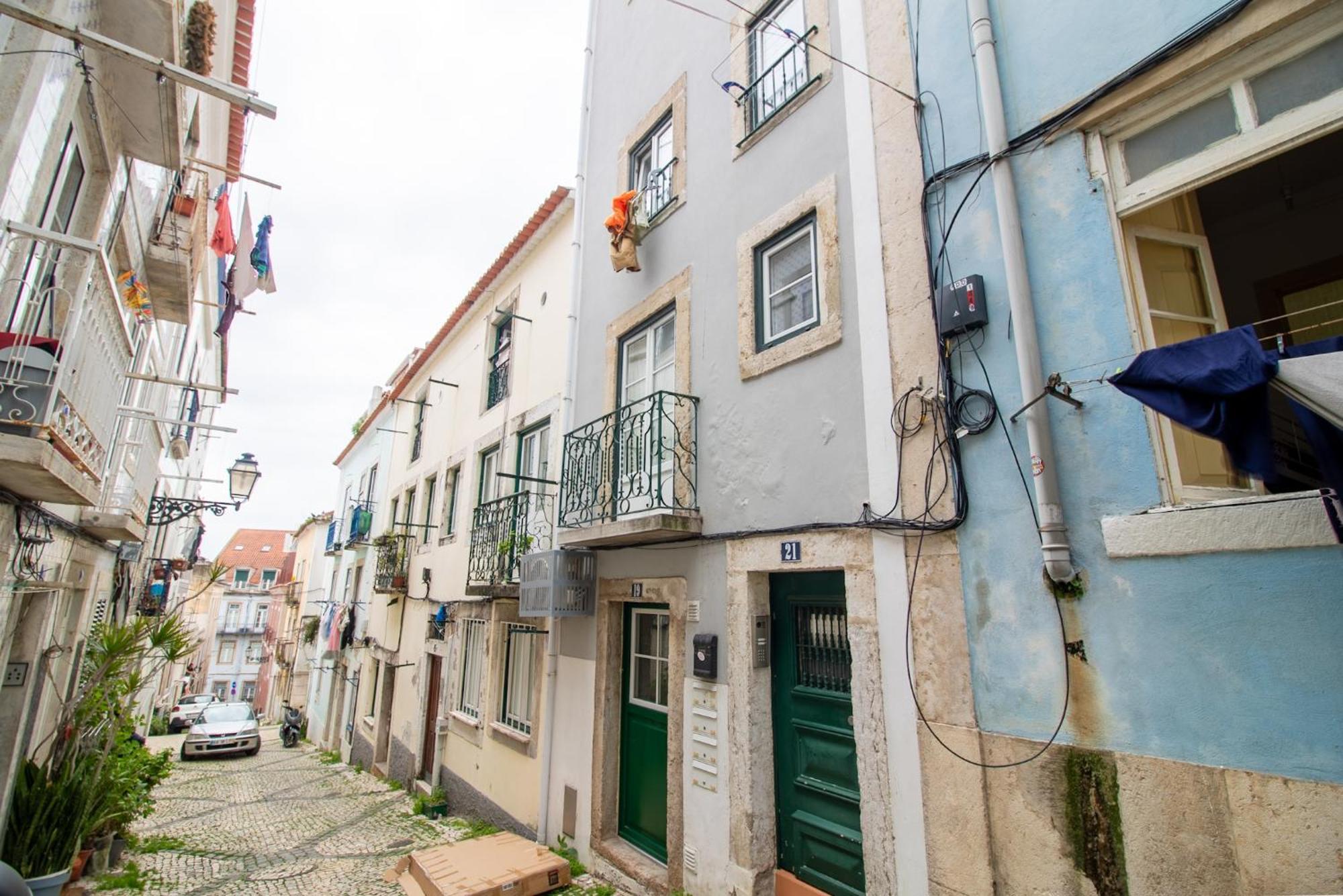 Cosy Retreat In Madragoa -lisbon *