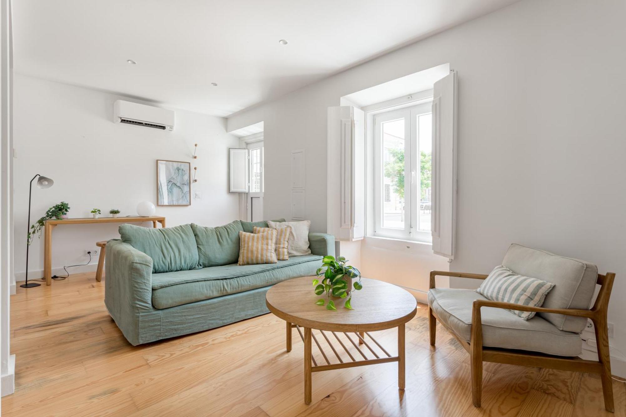 Joivy Cosy Near Tagus River