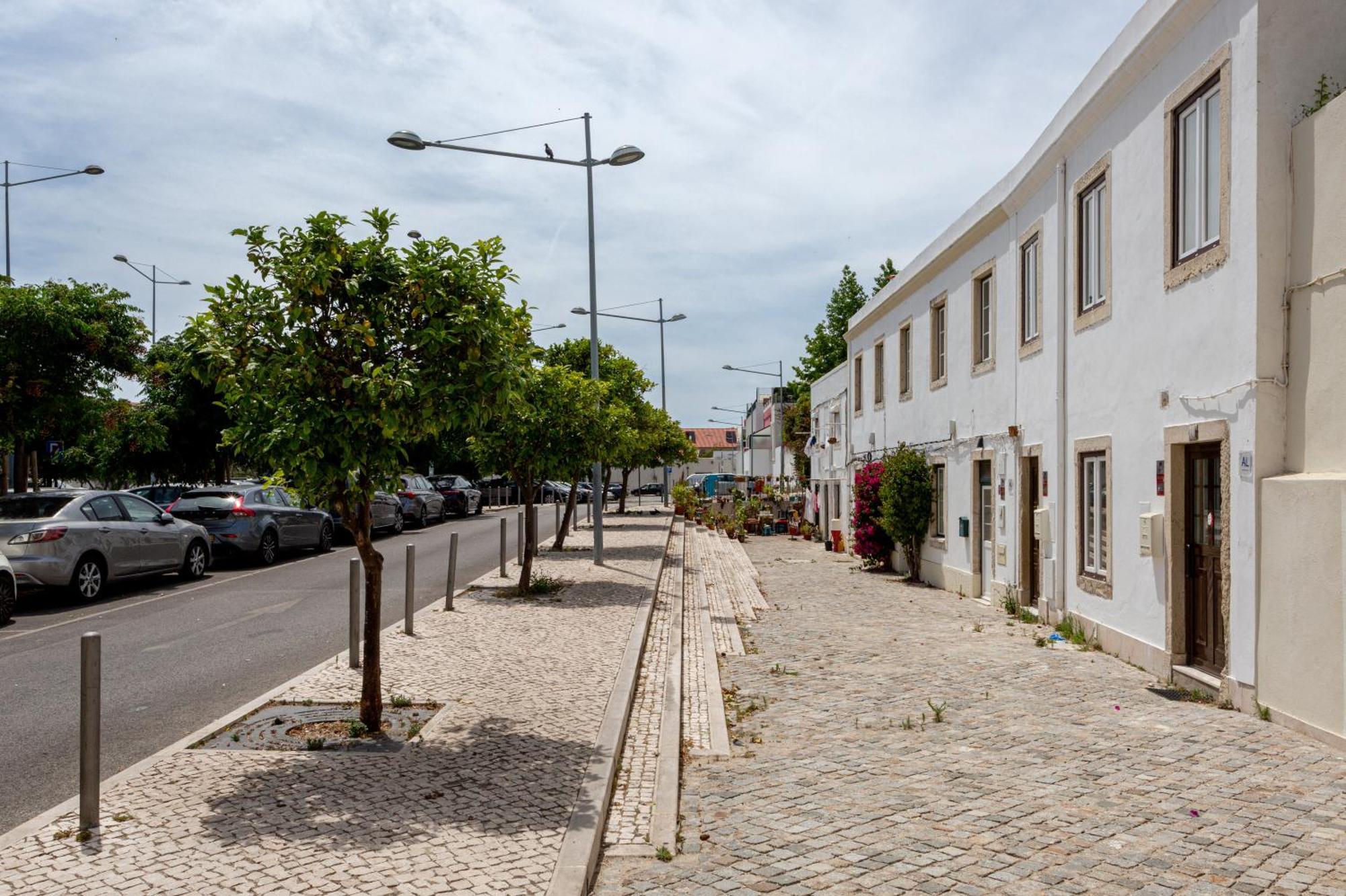 Joivy Cosy Near Tagus River