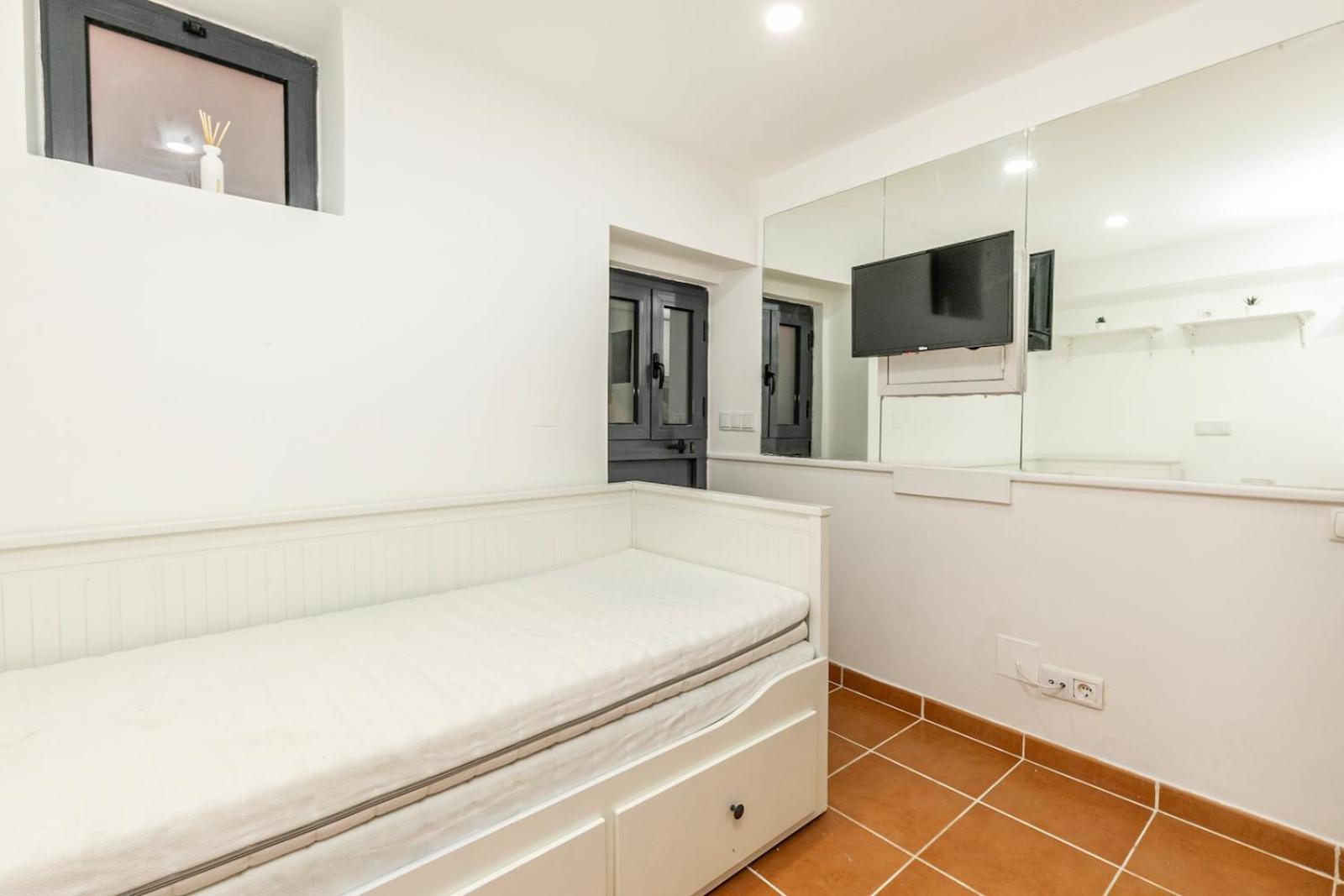 Apartment Center Charm -