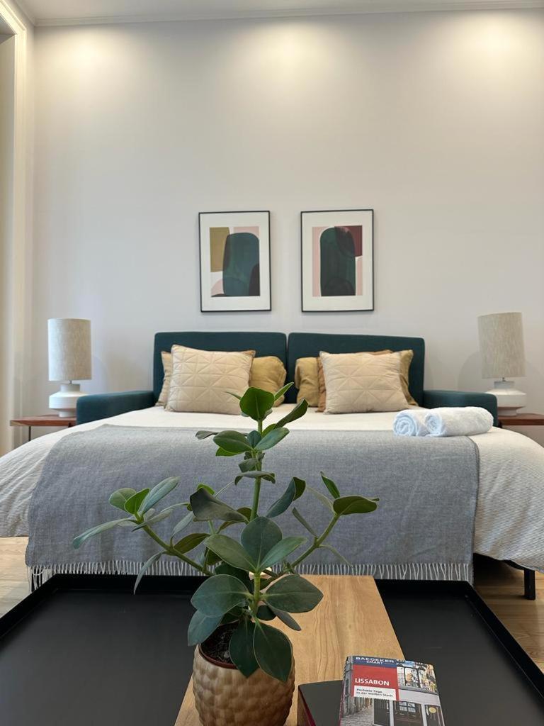 Quarto Grande Com Varanda, Wc Partilhado