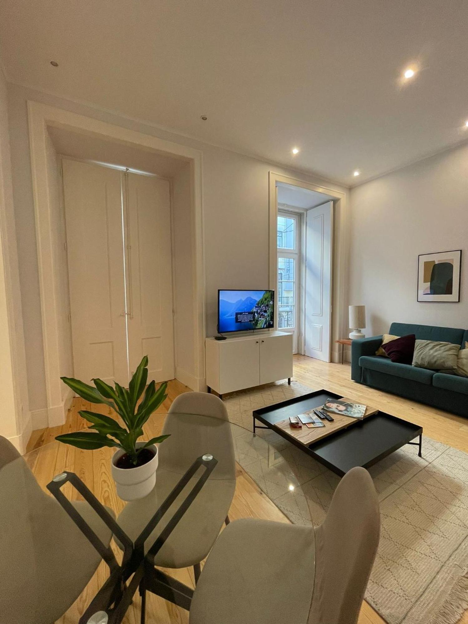 Quarto em Acomodações Particulares Quarto Grande Com Varanda, Wc Partilhado