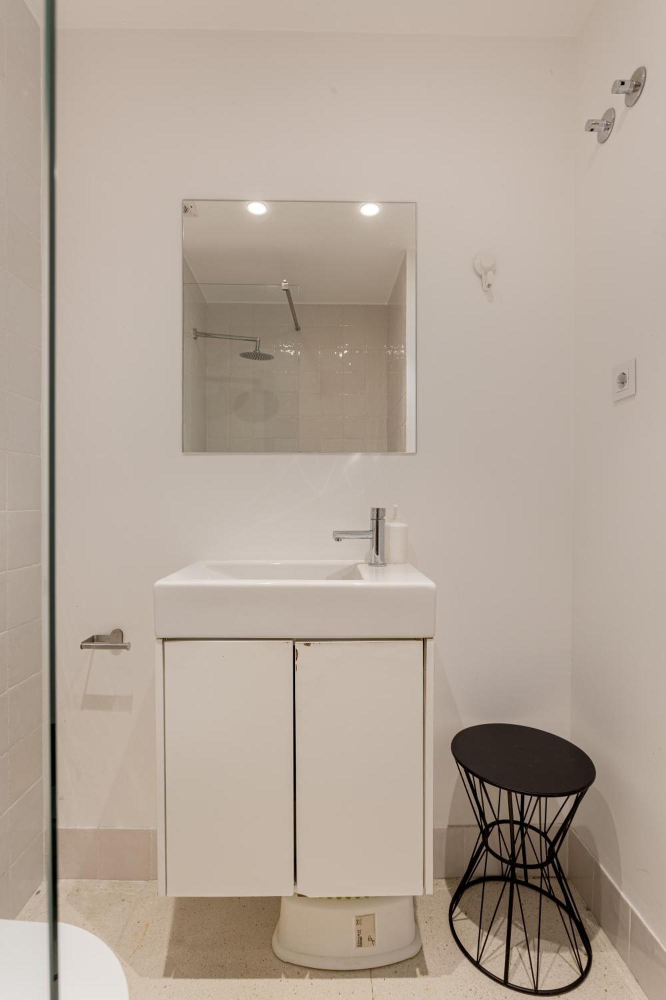 Joivy Riverside Bohemian Maisonette Apartment Lisbon