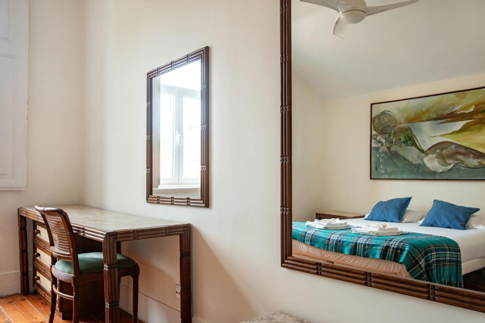 Large Family Flat In Campo De Ourique