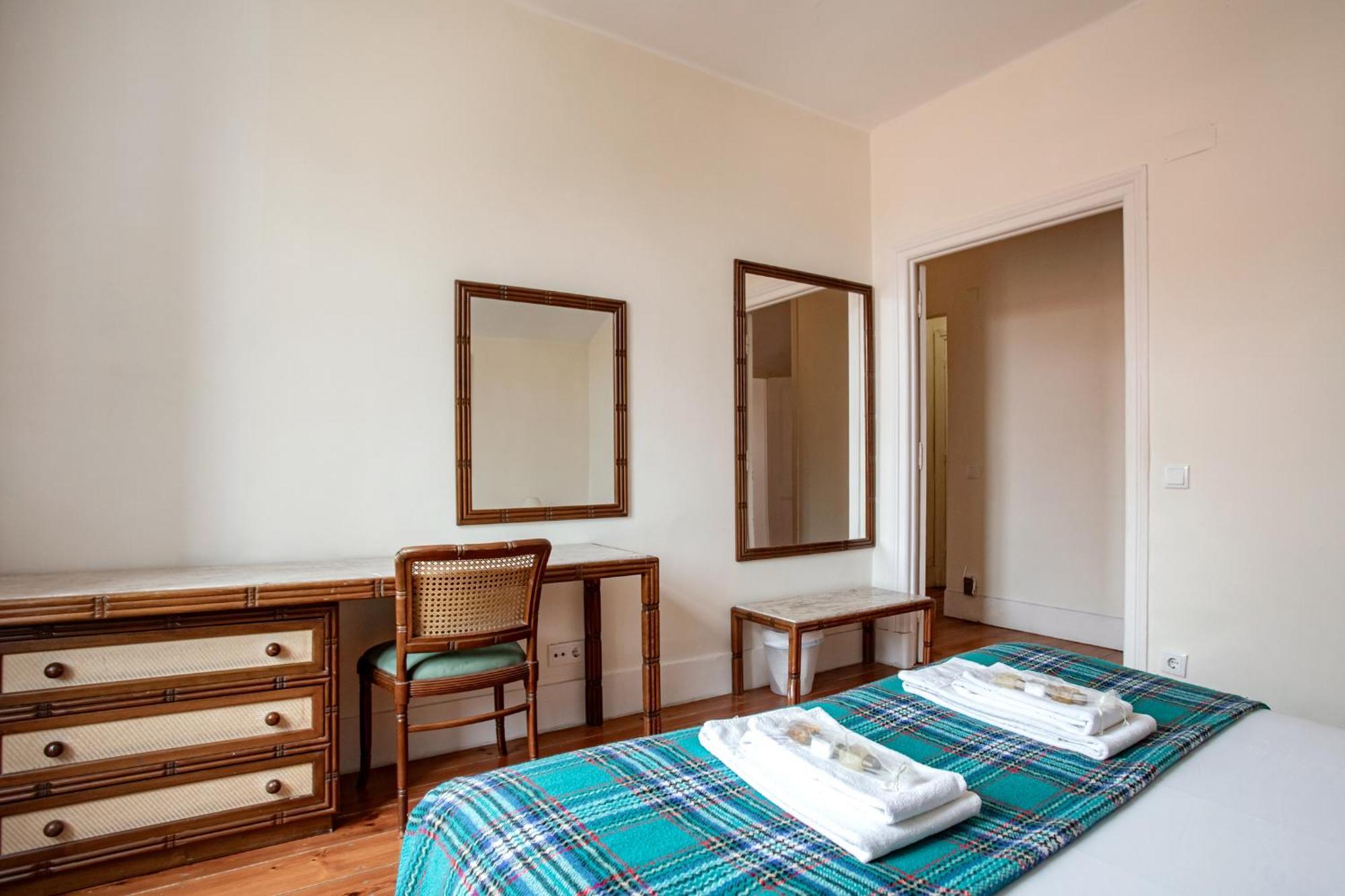 Inn Large Family Flat In Campo De Ourique *