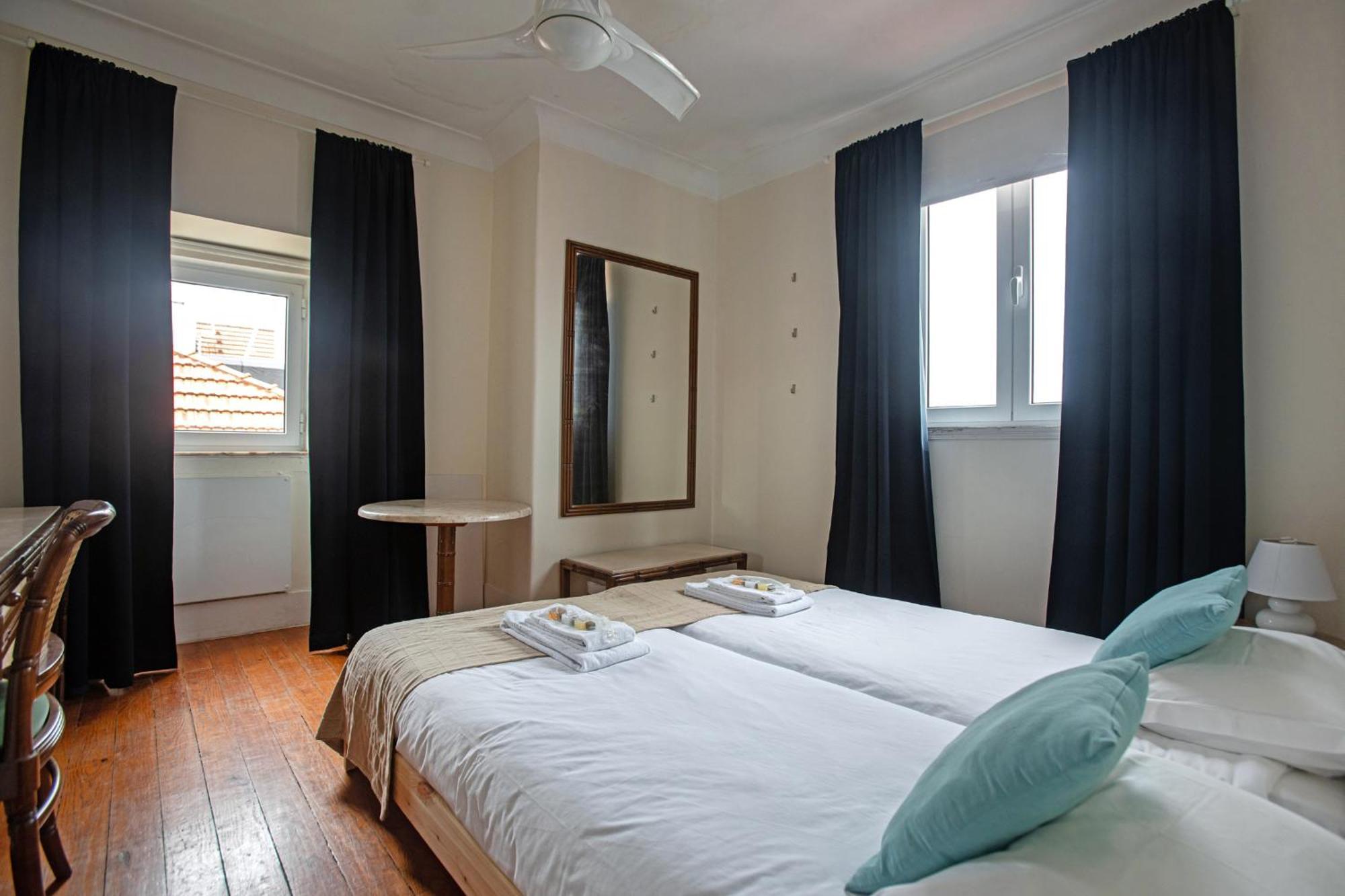Large Family Flat In Campo De Ourique Inn Lisboa