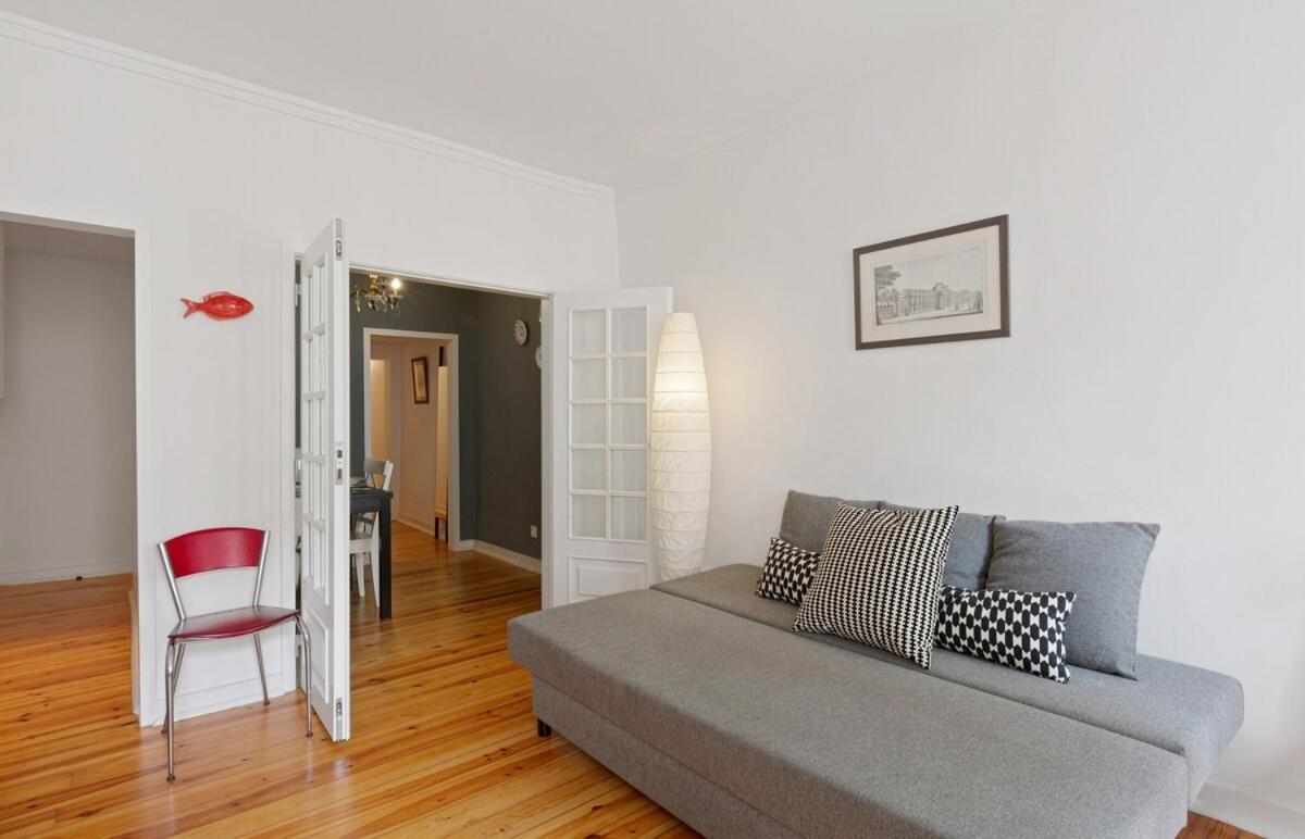Stunning 1 Bedroom Near Alfama Apartment *