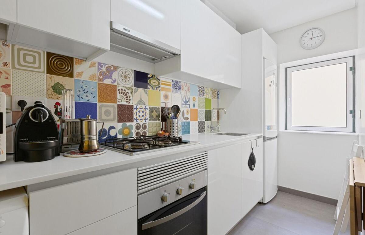 Stunning 1 Bedroom Near Alfama Lisbon