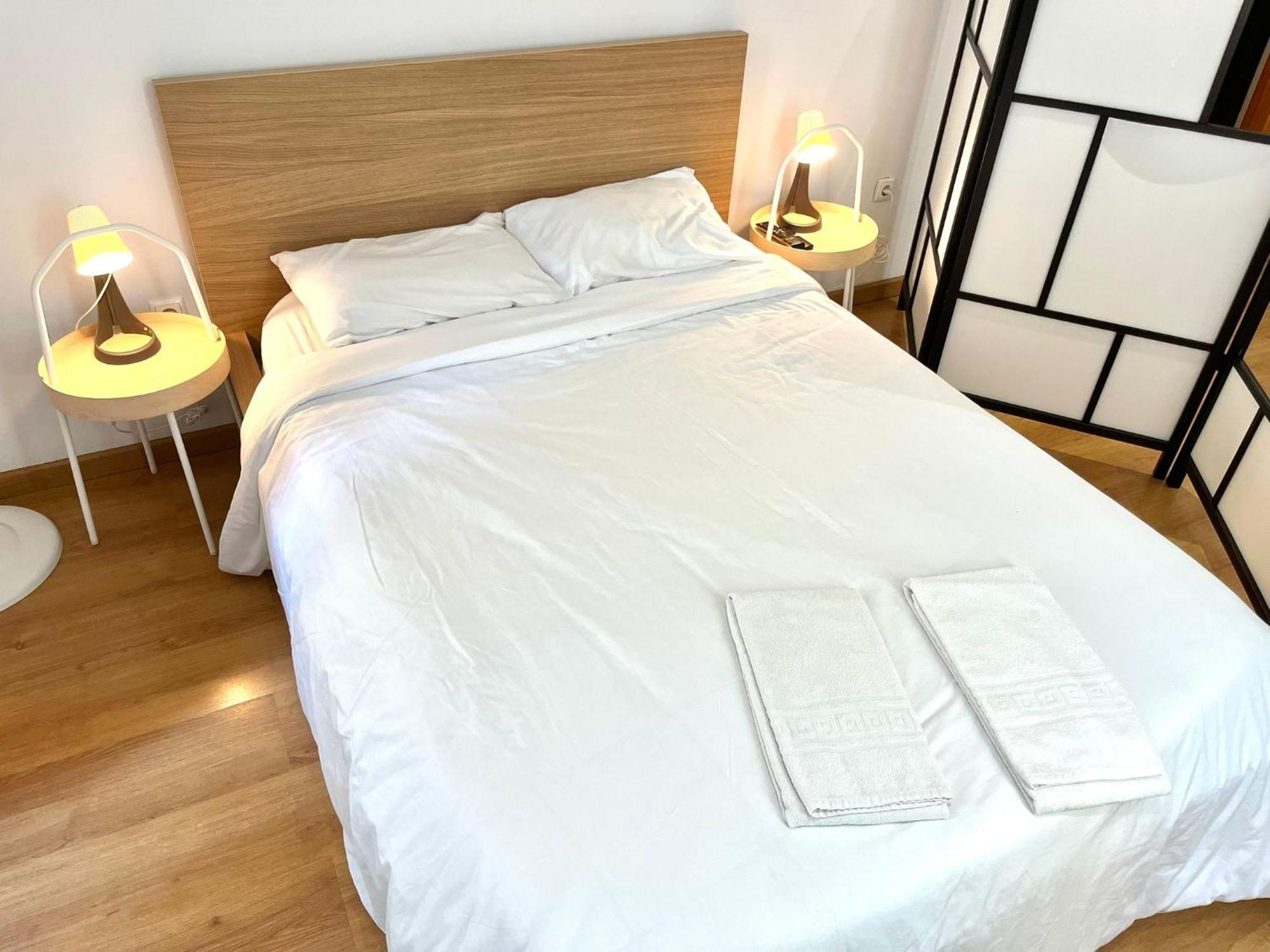 2 Bedroom - Bairro Alto Apartment