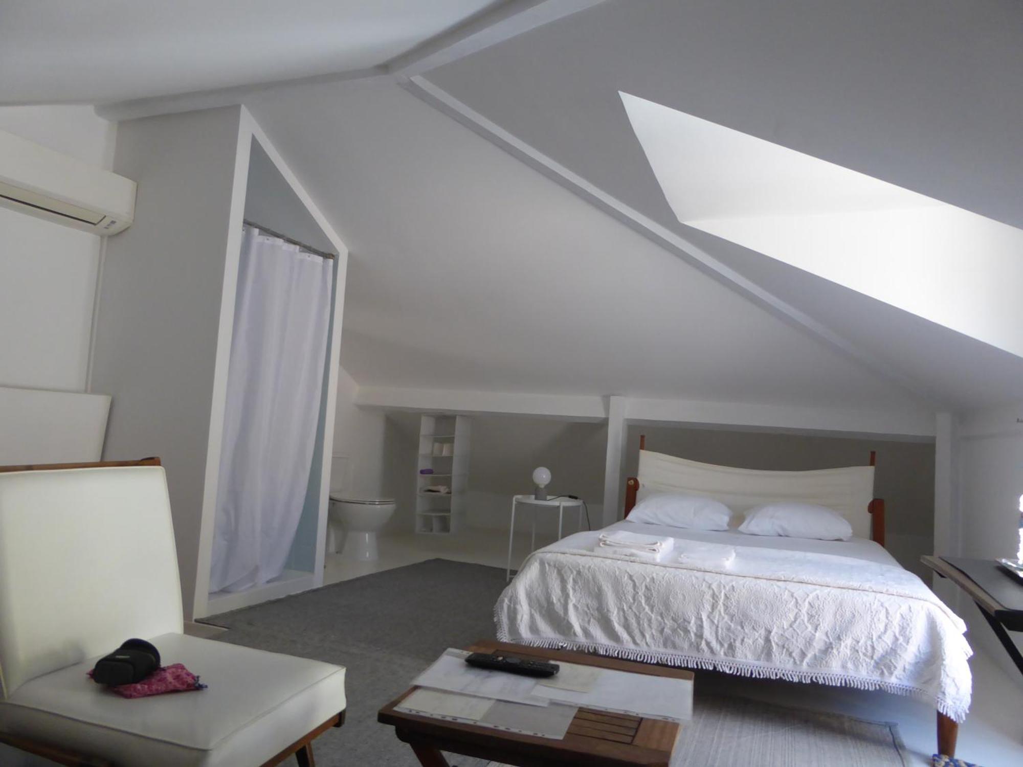 Cozy Independent Homestay Lisbon