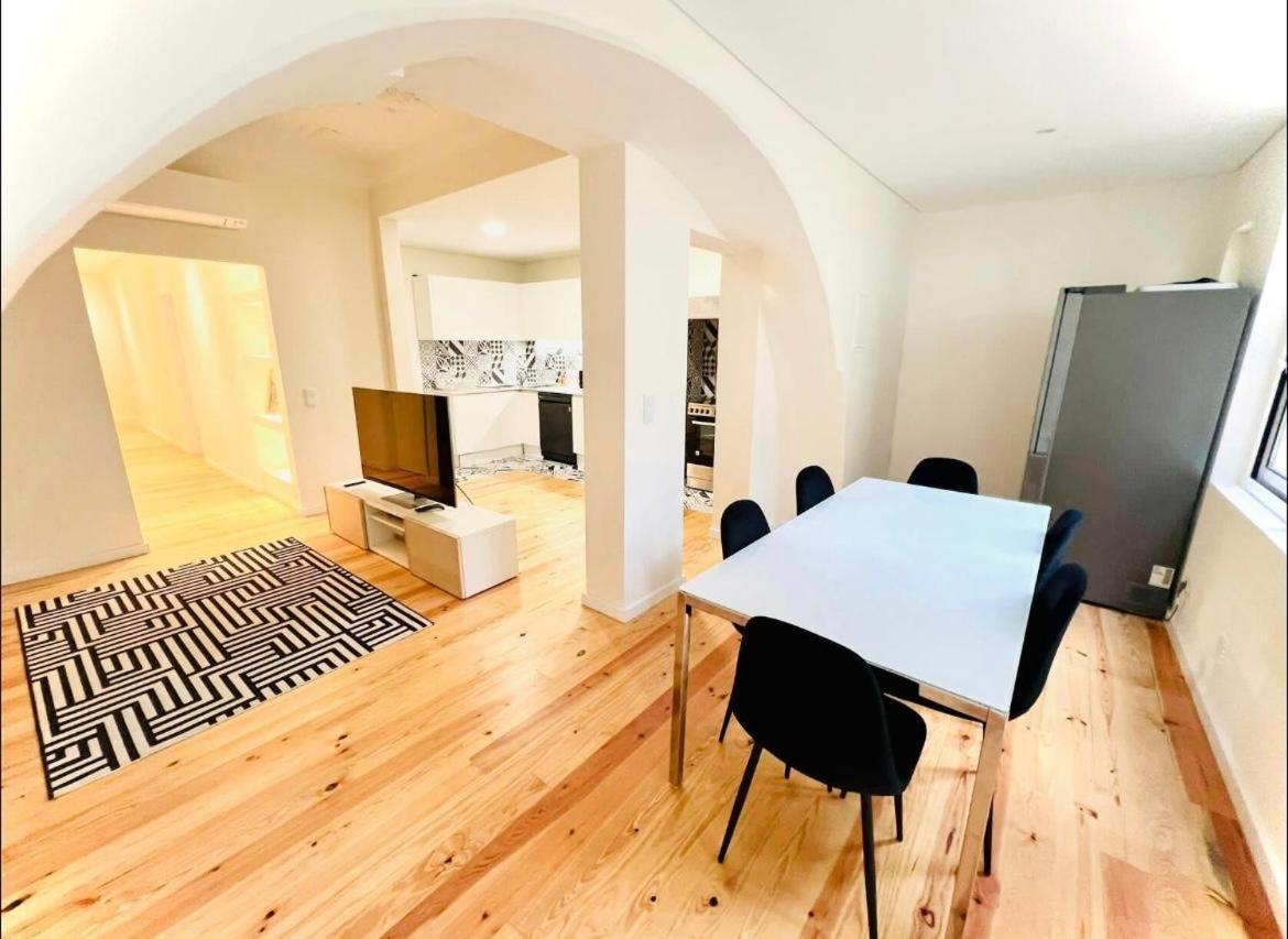 Center 3 Bedroom Flat Next To Avenida Liberdade Apartamento *