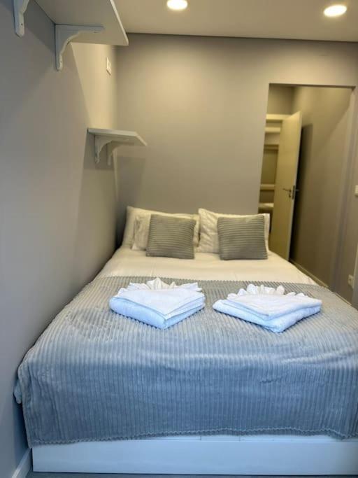 Apartamento Duplex Com Jacuzzi Em Olival Basto *