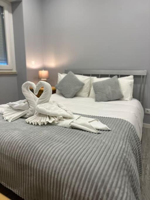 Apartamento Duplex Com Jacuzzi Em Olival Basto Lisboa