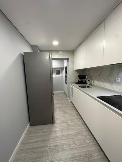Duplex Com Jacuzzi Em Olival Basto Apartamento *