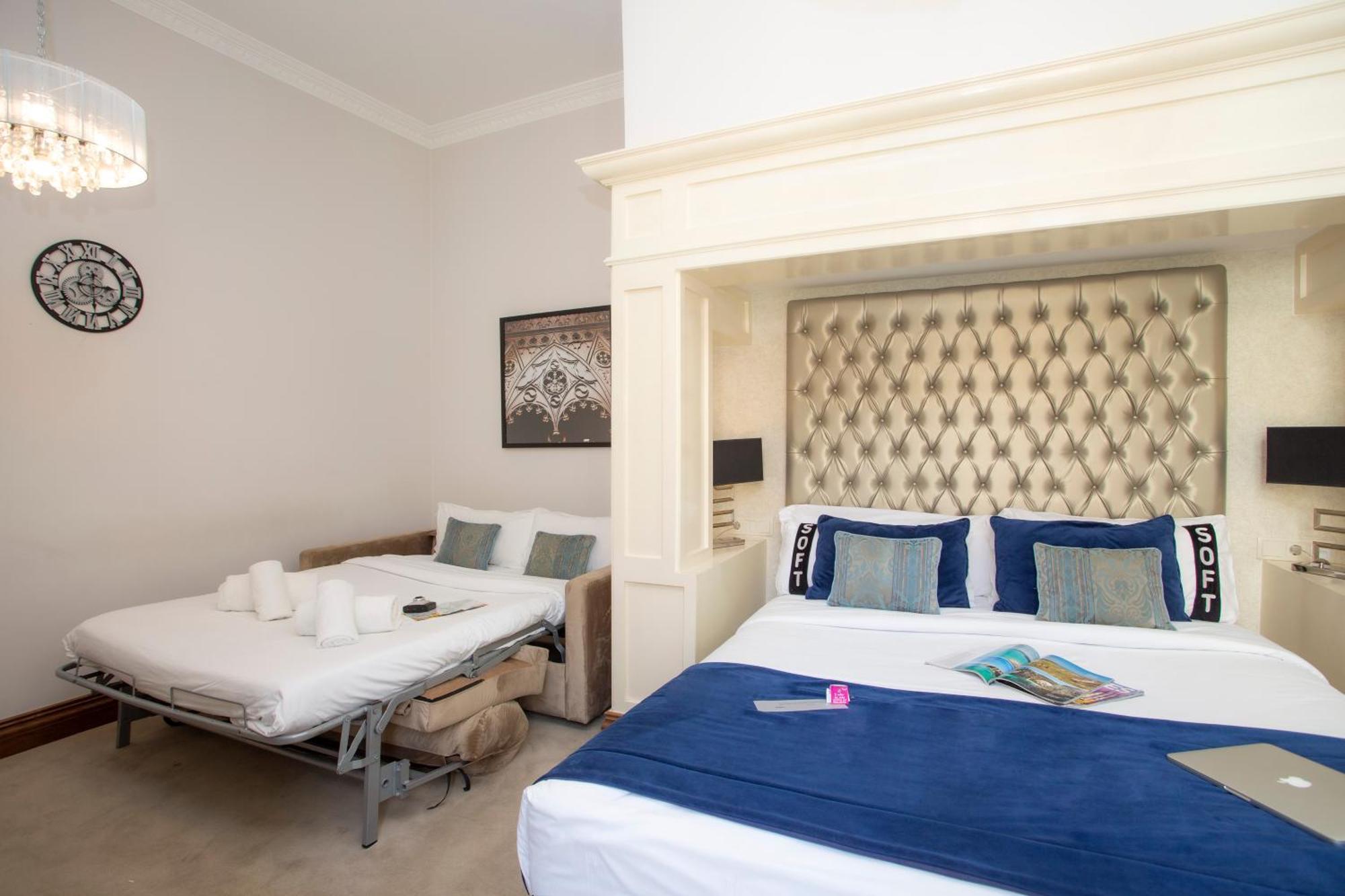 Casual Belle Epoque Hotel 4*