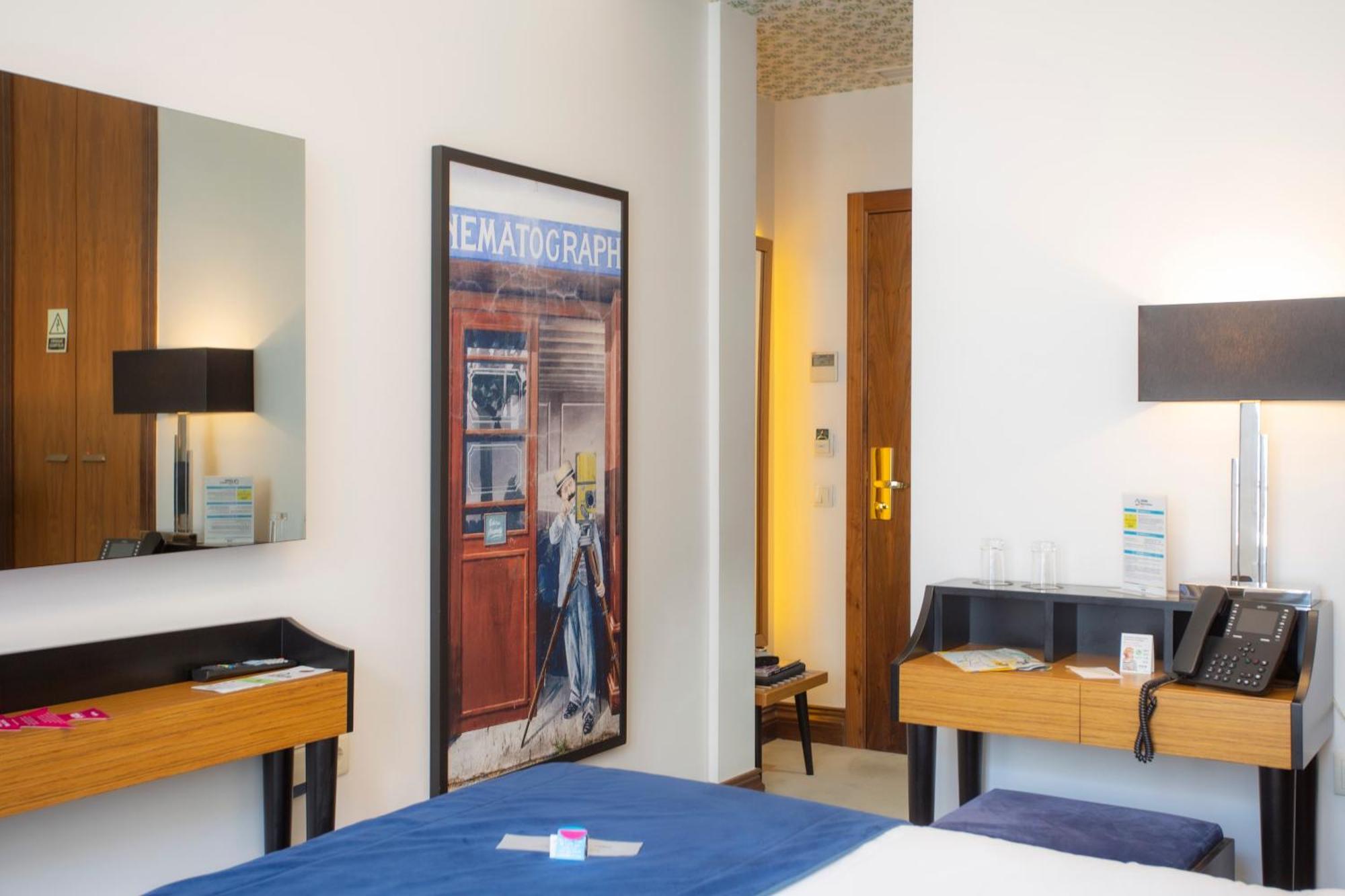 Casual Belle Epoque Hotel