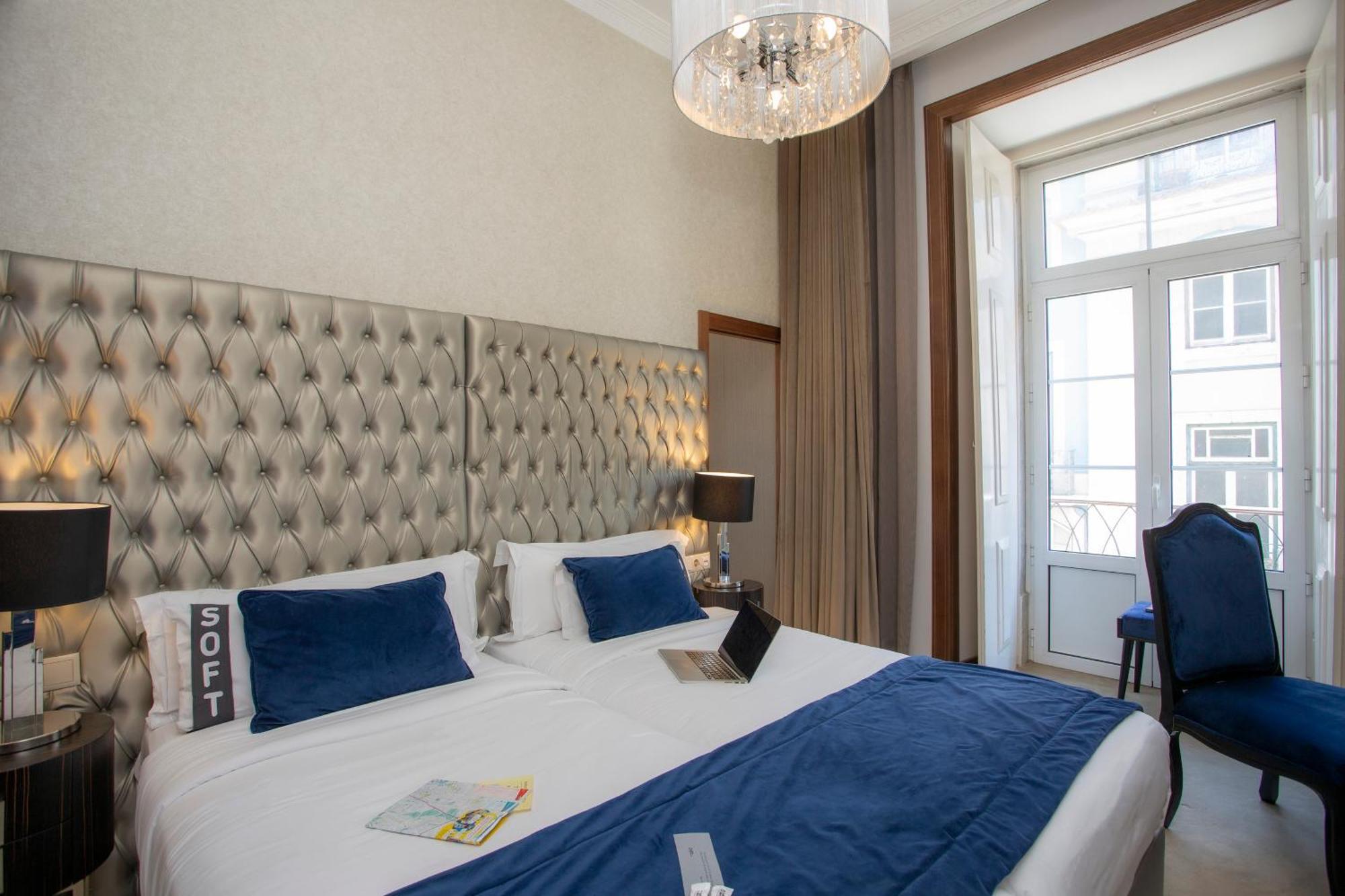 Casual Belle Epoque Hotel