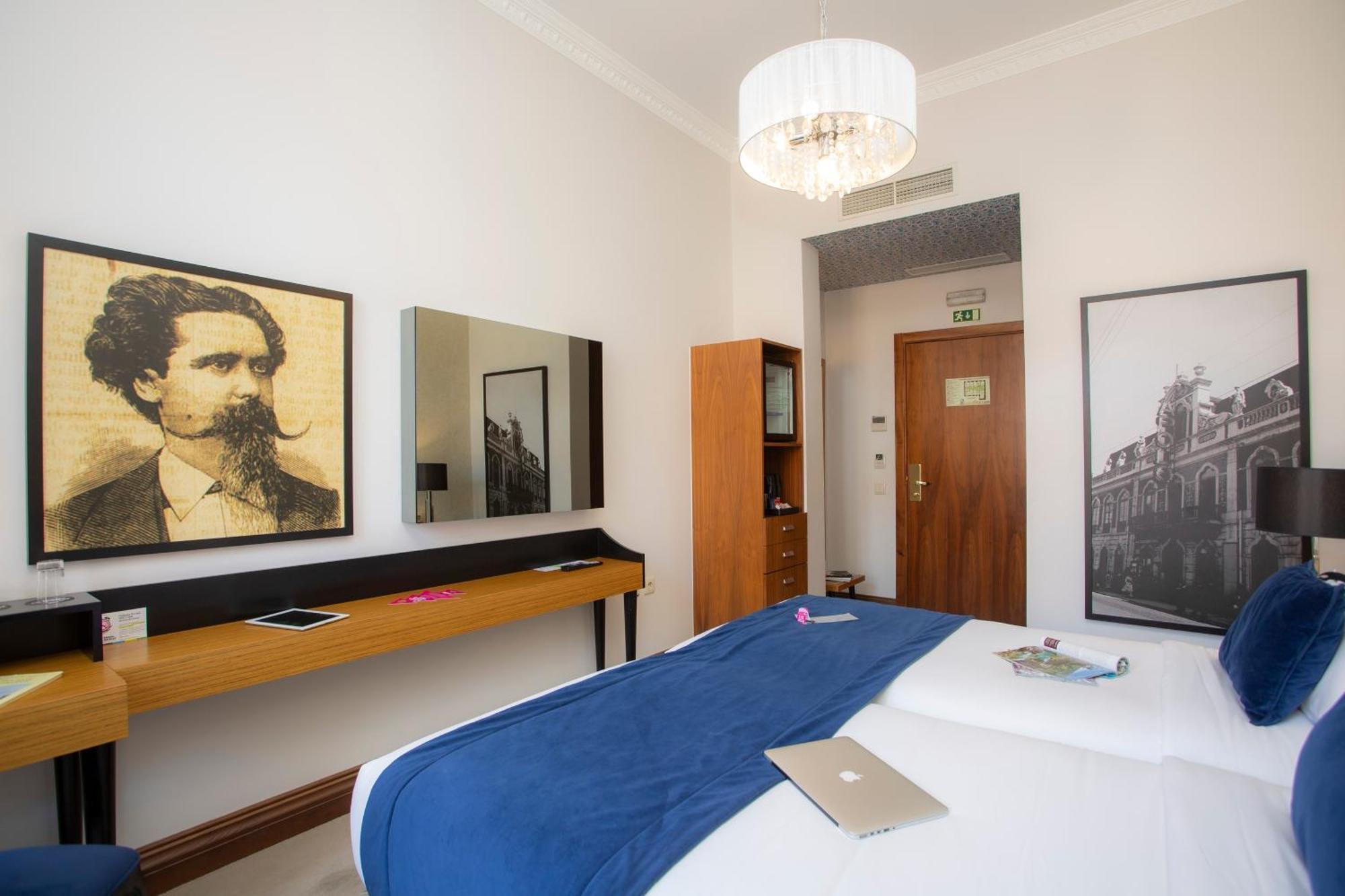 Casual Belle Epoque Hotel 4*