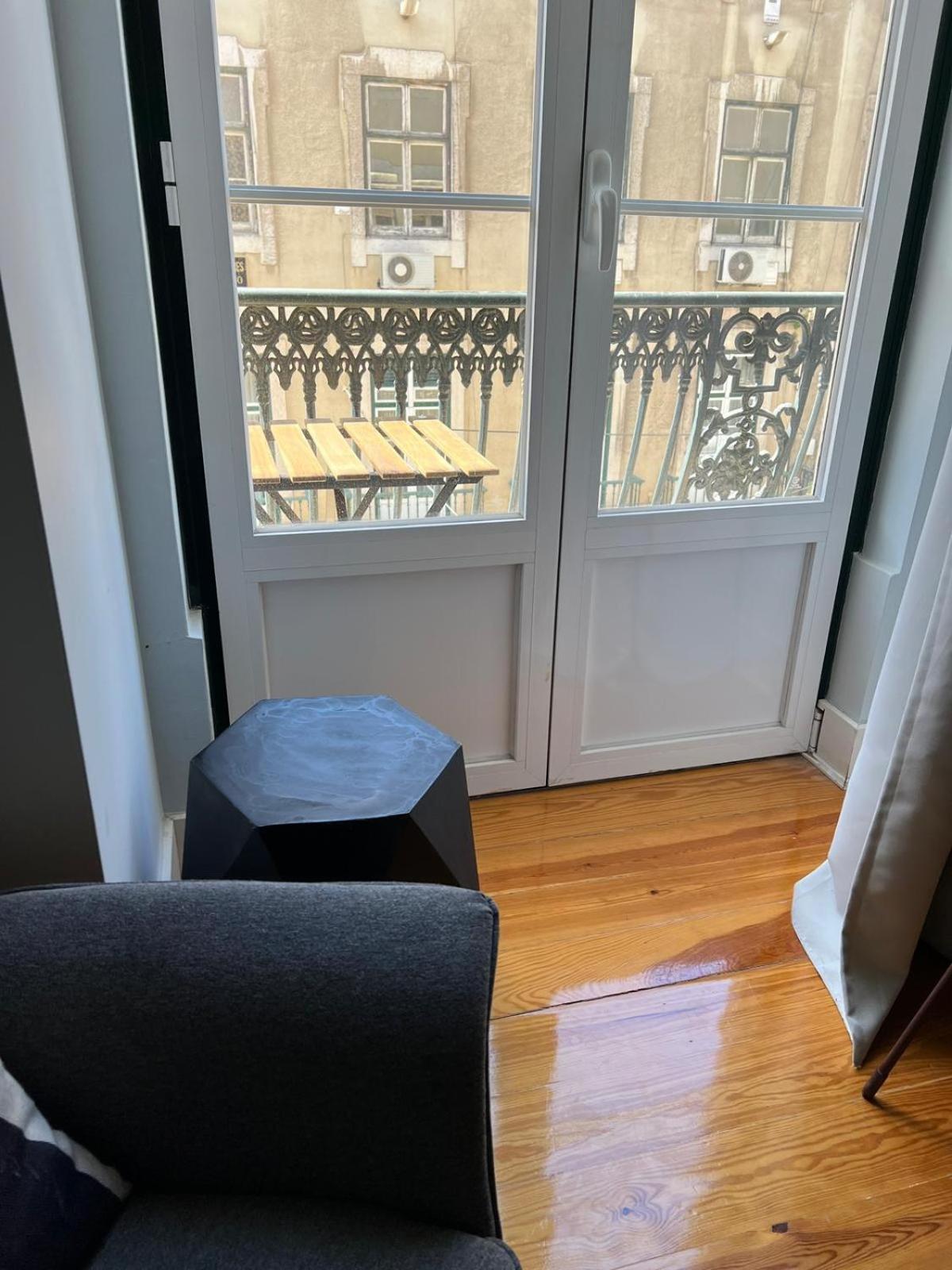 No Chiado Baixa De - Em Apartamento Partilhado Habitación en casa particular *