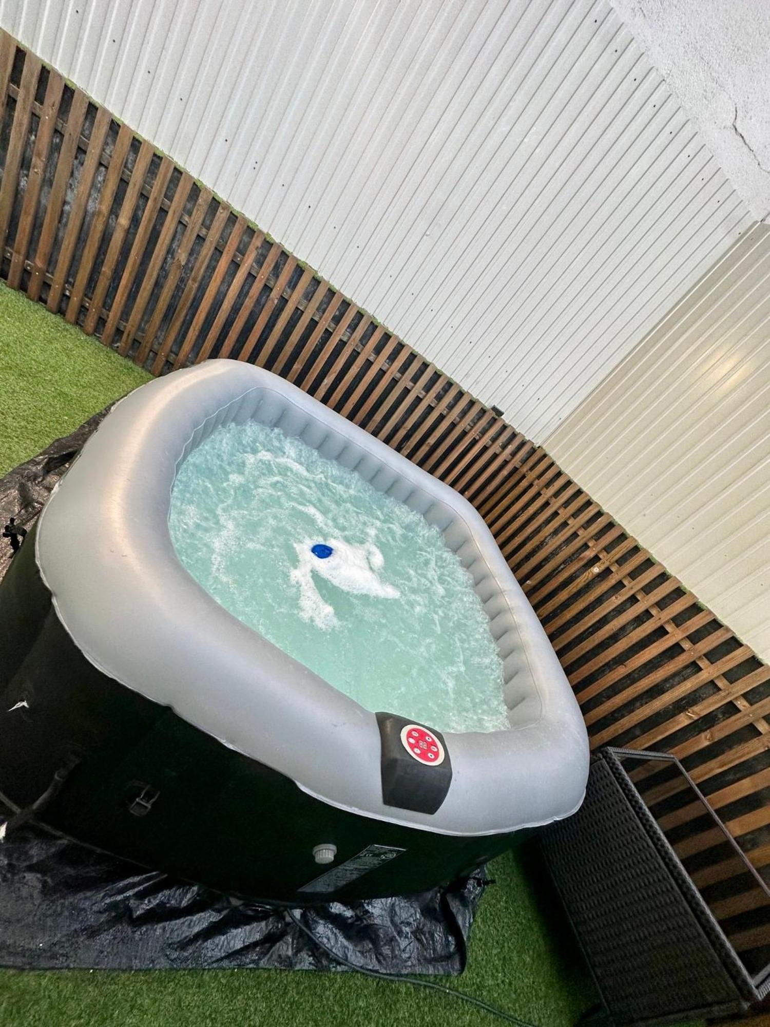 Apartamento Duplex Com Jacuzzi Em Olival Basto Lisboa