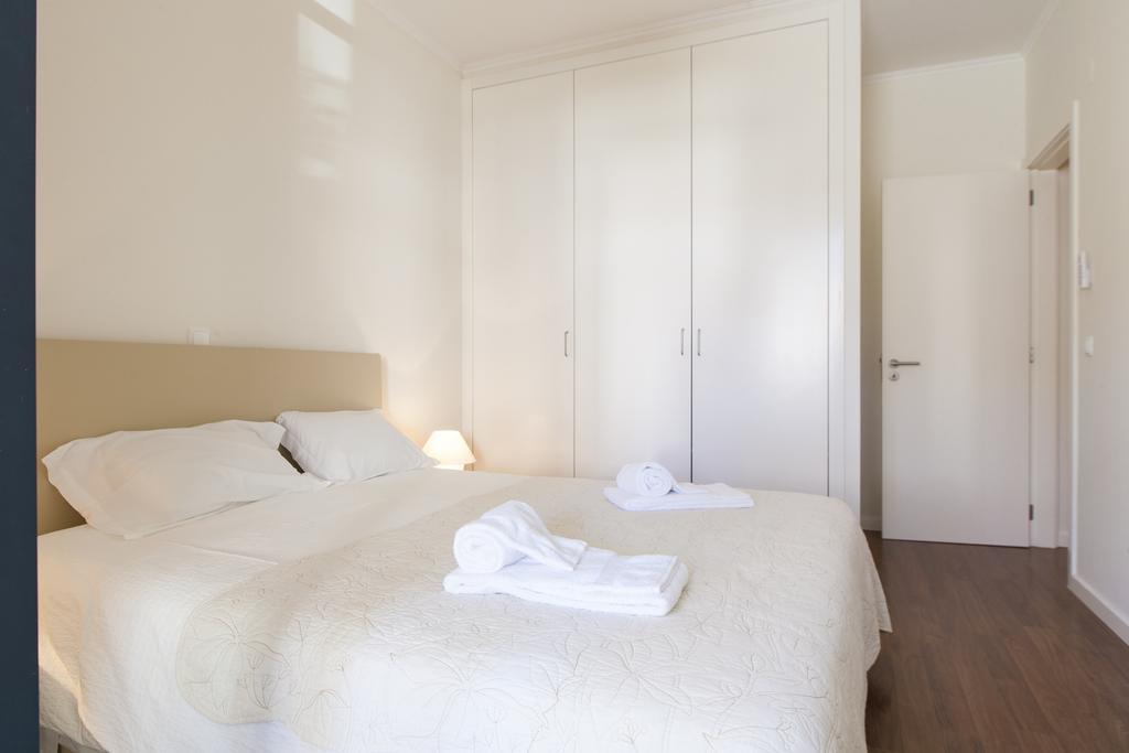Joivy Stunning 3br Apt With Balcony, Nearby Saldanha Subway & Ist * Lisboa