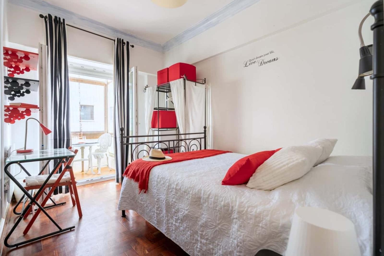 Caza Latina Lisbon