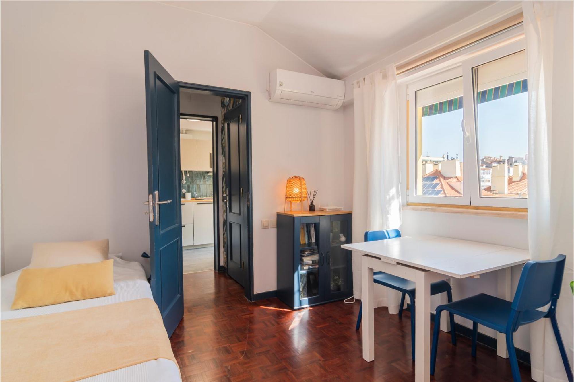 Riverfront Apartment Lisbon