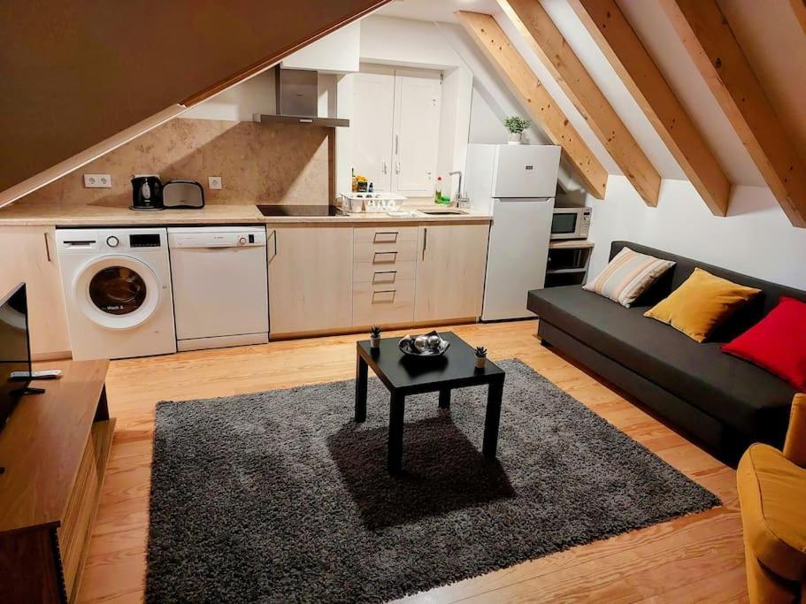 Apartamento Modern, Cozy Flats In The Heart Of *