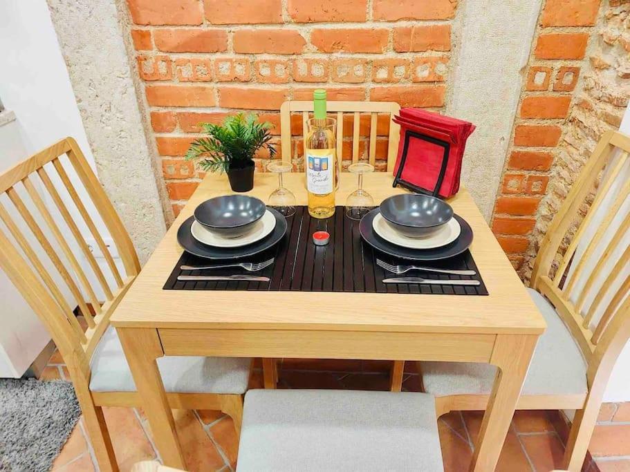 Apartamento Modern, Cozy Flats In The Heart Of *