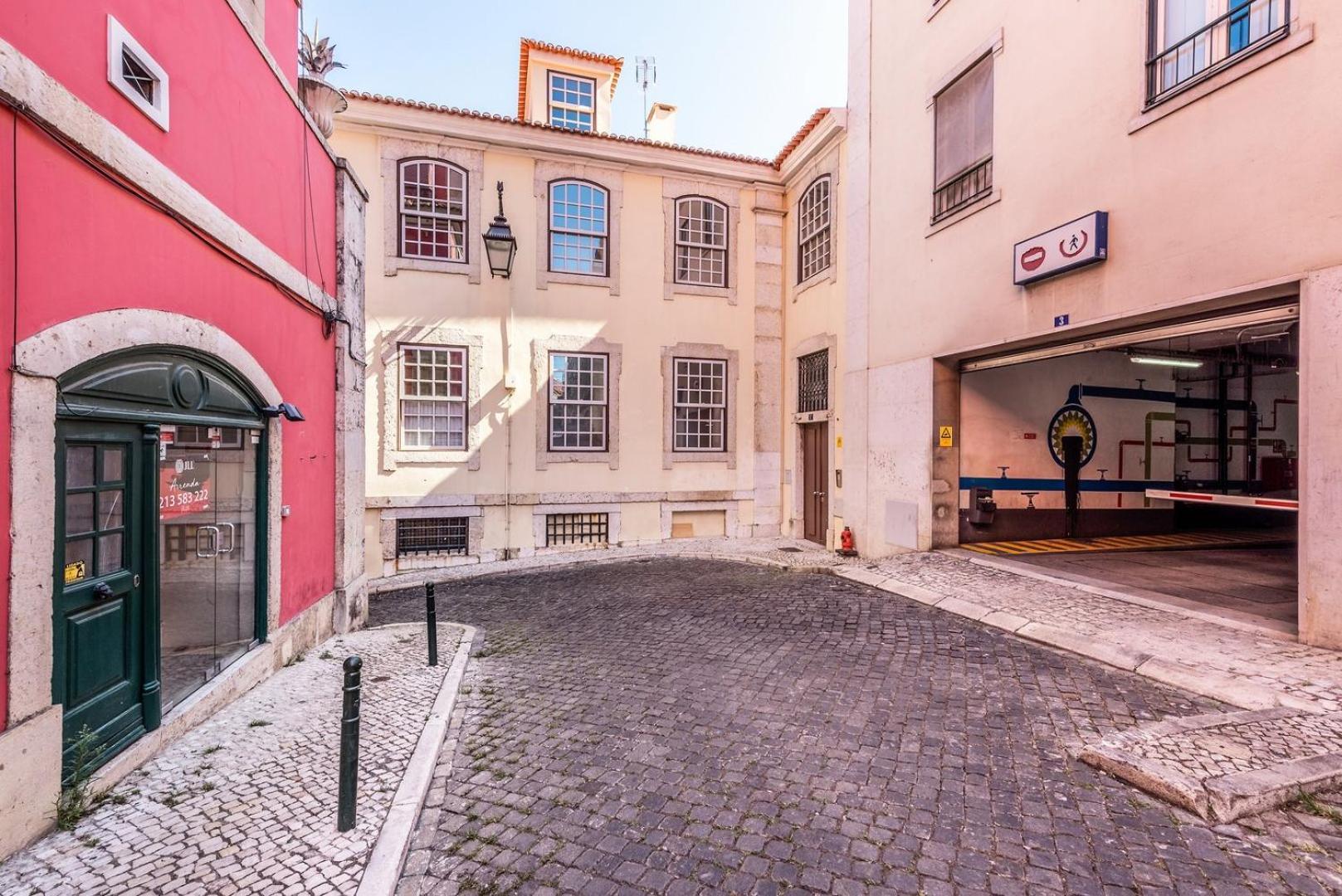 Guestready - Newly Renovated Chiado Haven