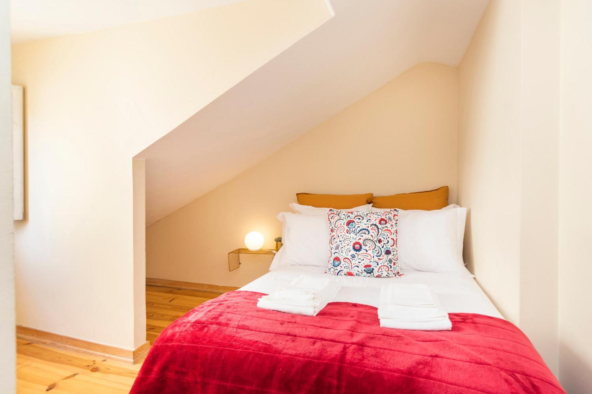 Budget 1 Bed Down Town Apartment *