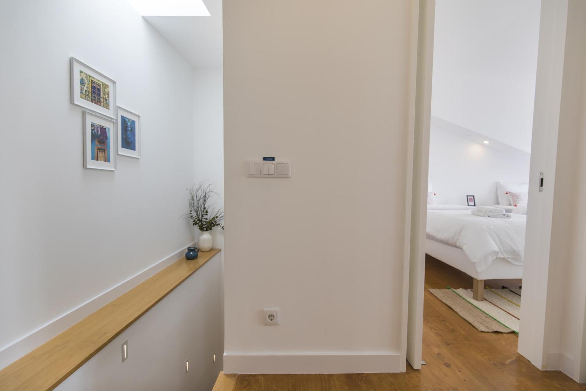 Lovely Duplex W Balcony *