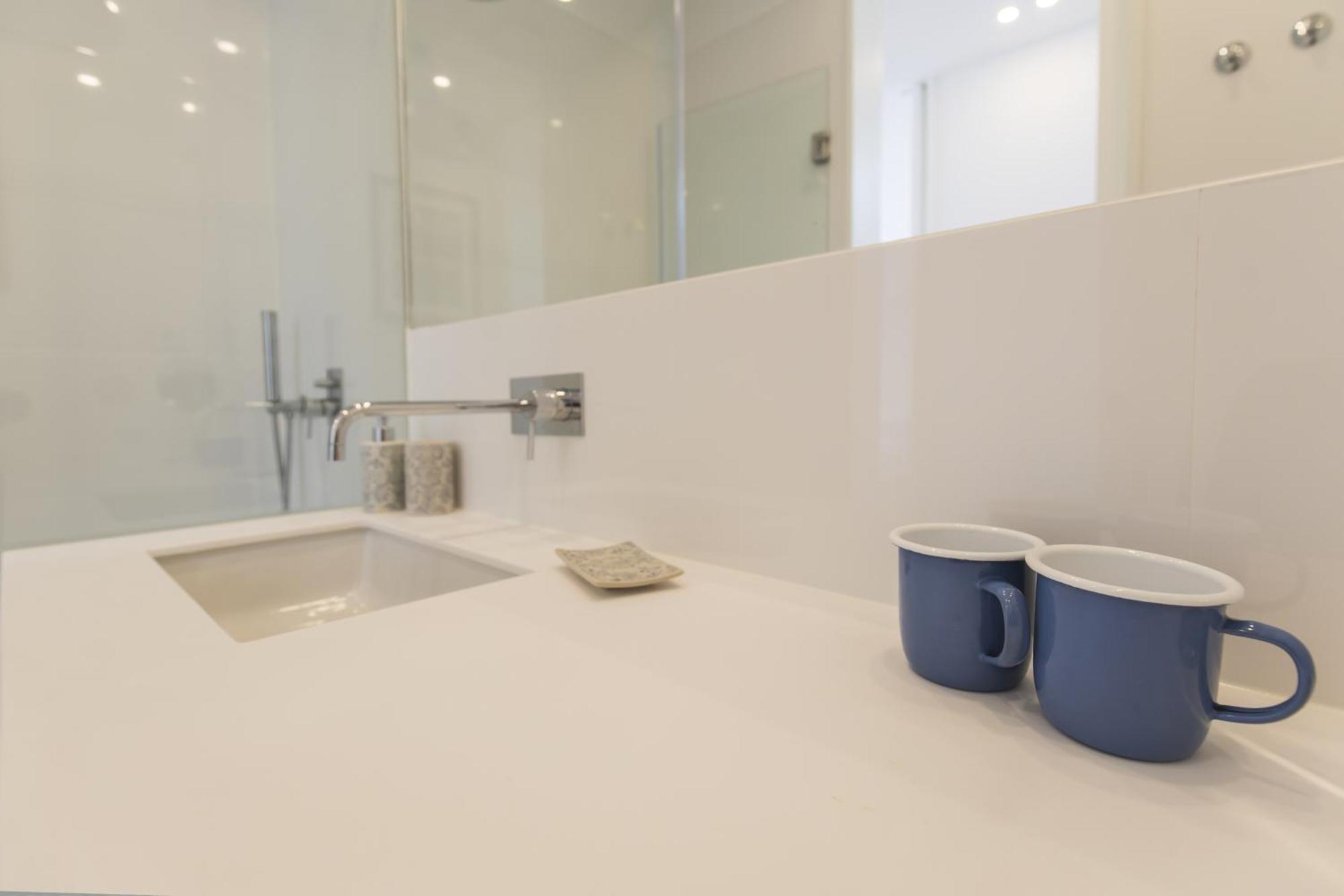 Apartamento Lovely Duplex W Balcony *
