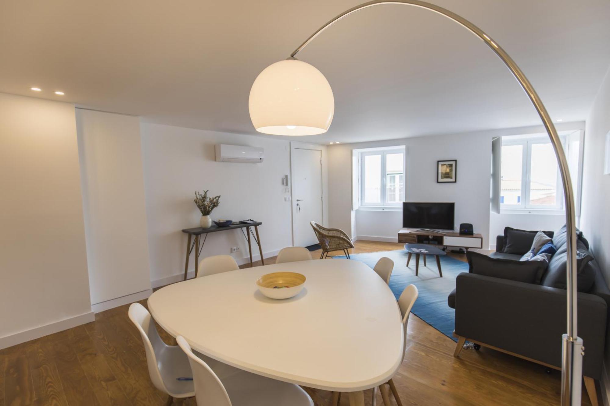 Apartamento Lovely Duplex W Balcony