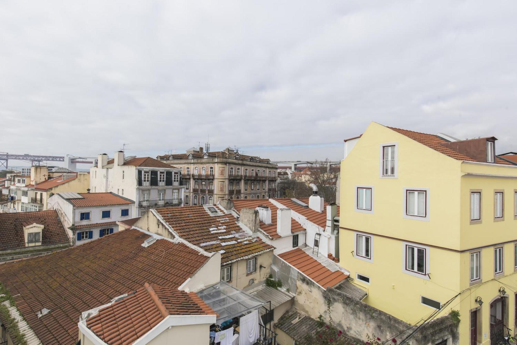 Lovely Duplex W Balcony * Lisboa