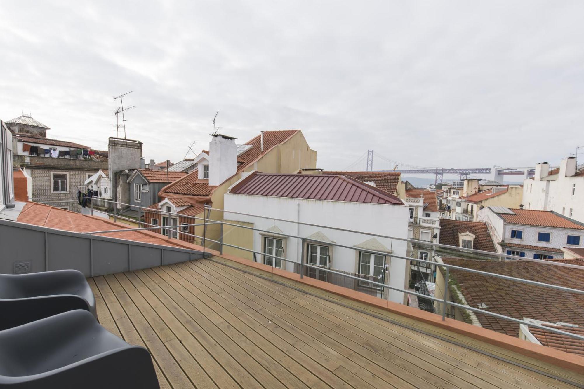 Lovely Duplex W Balcony *