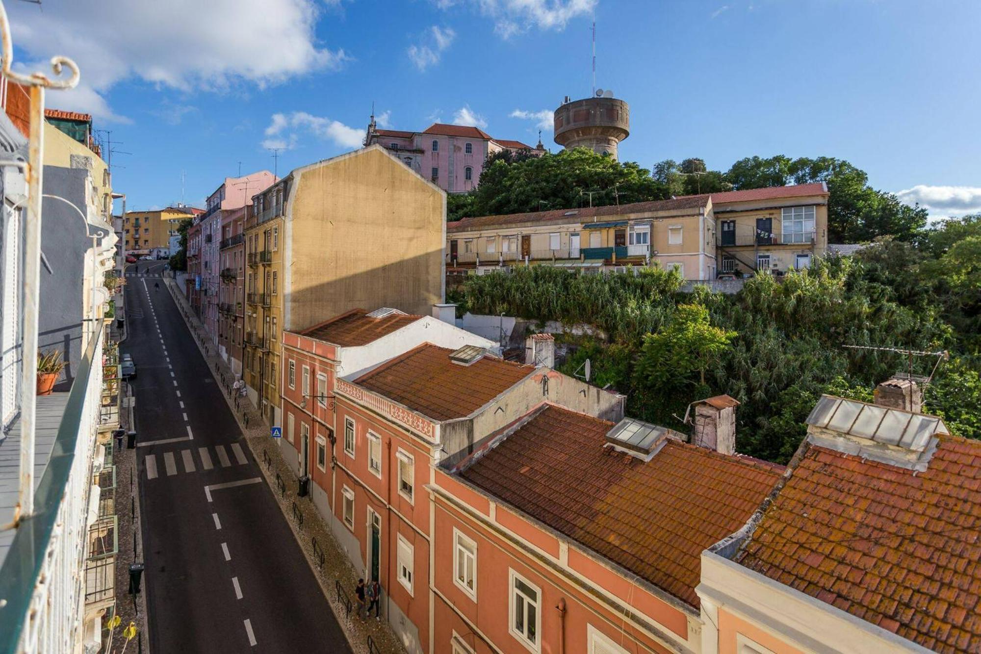 Charming Flat With 2 Bedrooms On Lisbon's 7th Hill